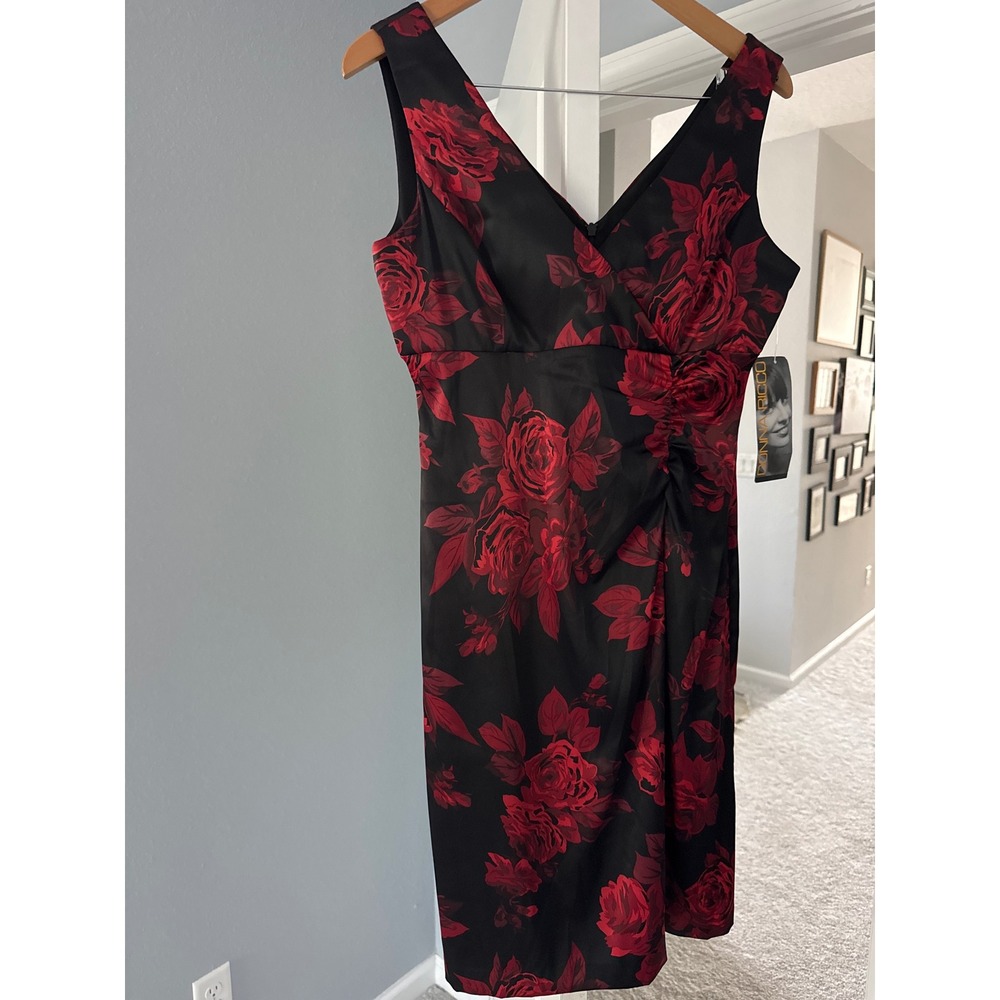 Donna Ricco Floral Rose Sheath Dress Black Red V-Neck Ruched 10P NWT 8133442P